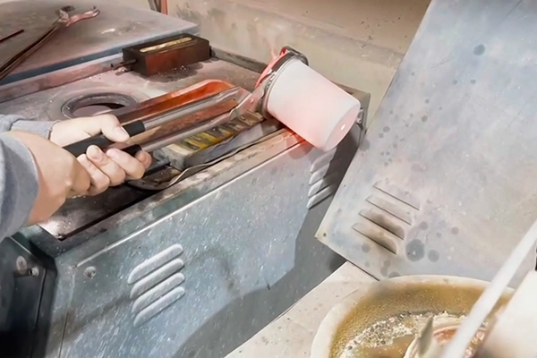 一体式熔炼炉，中高频熔金机，贵金属金银熔炼设备，可定制大小