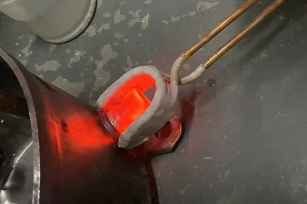 手持式高频焊机，高频加热机它不单可以焊接铜管，还可以做热处理