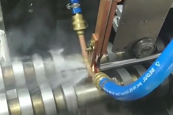  轴分段淬火 工装夹具分段热处理91网站免费看片