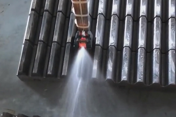  大模数齿条淬火加工；单齿高频淬火热处理