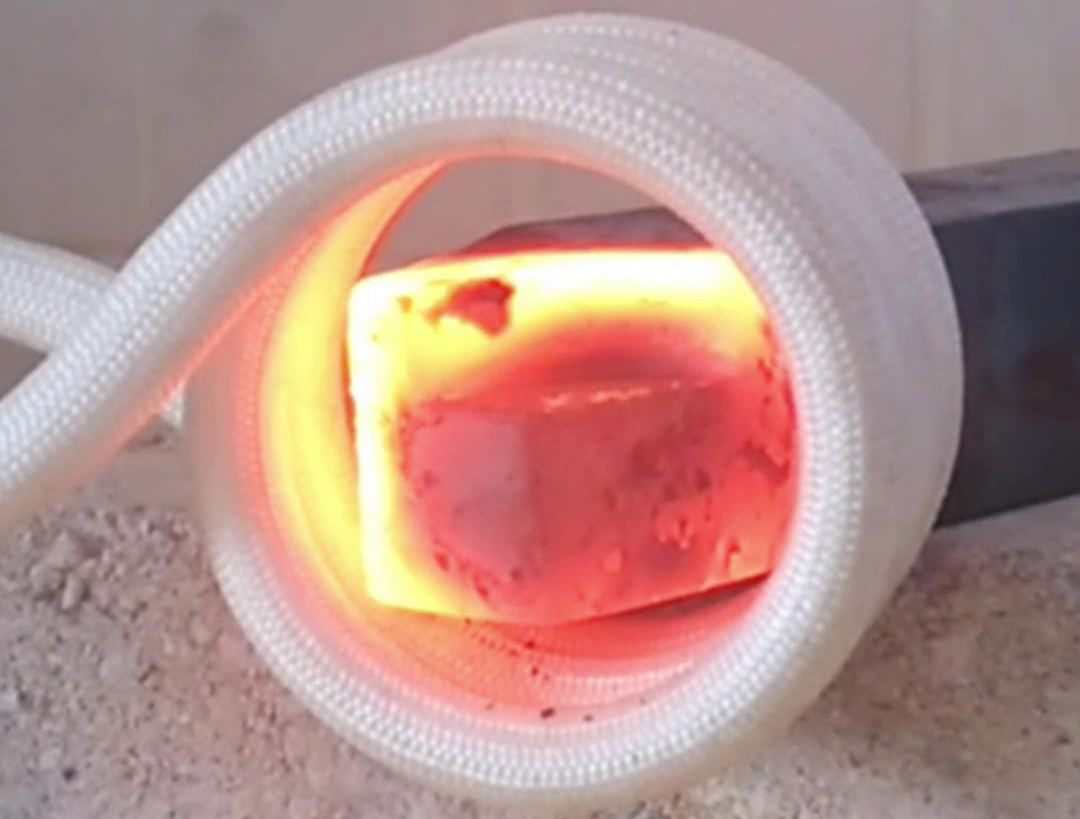 高频焊机可以提高焊接质量和效率，降低生产成本，是钨钢刀头焊接的理想选择