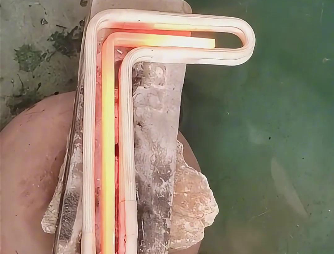 高频9.1成人免费看片加热设备可以在钛长条内部产生均匀的热量分布