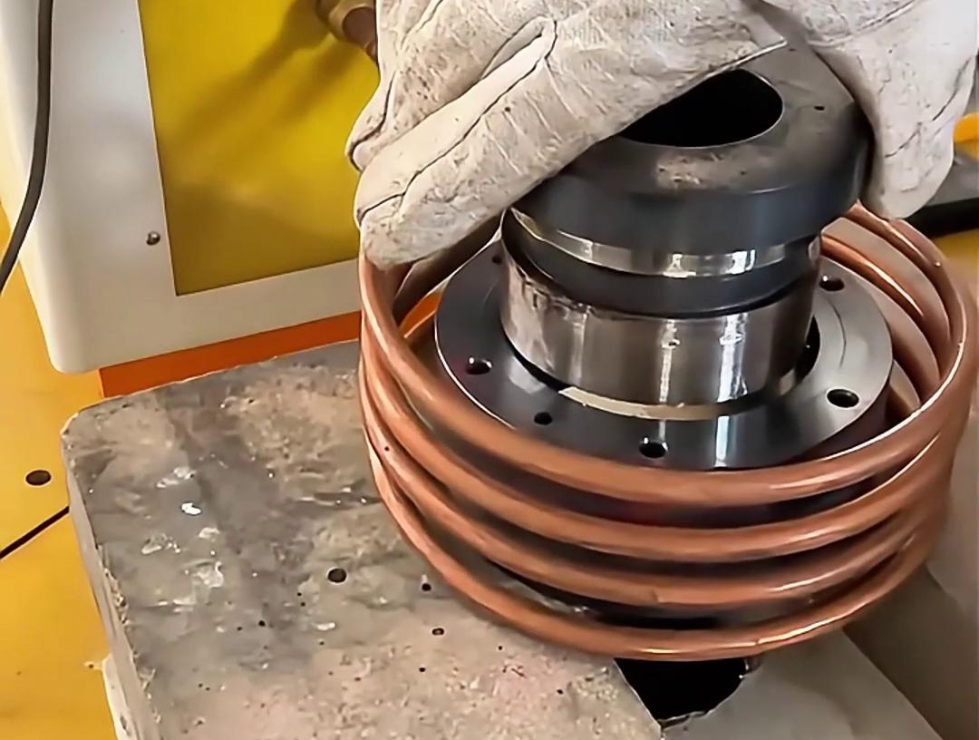 高频加热热套工艺是一种利用高频电磁9.1成人免费看片技术对金属工件进行快速加热，以便进行热装配（如热套、热缩配合）的工艺方法