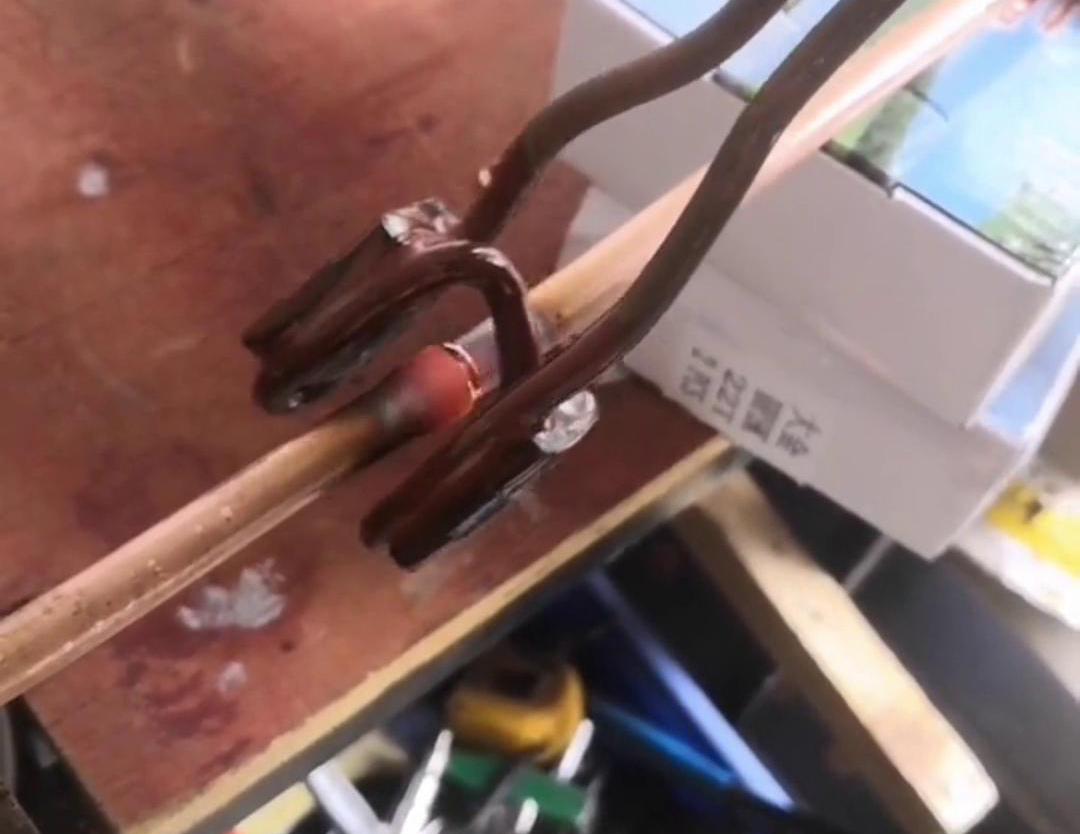 高频钎焊0-80铜管具有焊缝美观饱满、焊接速度快等优点(图2)