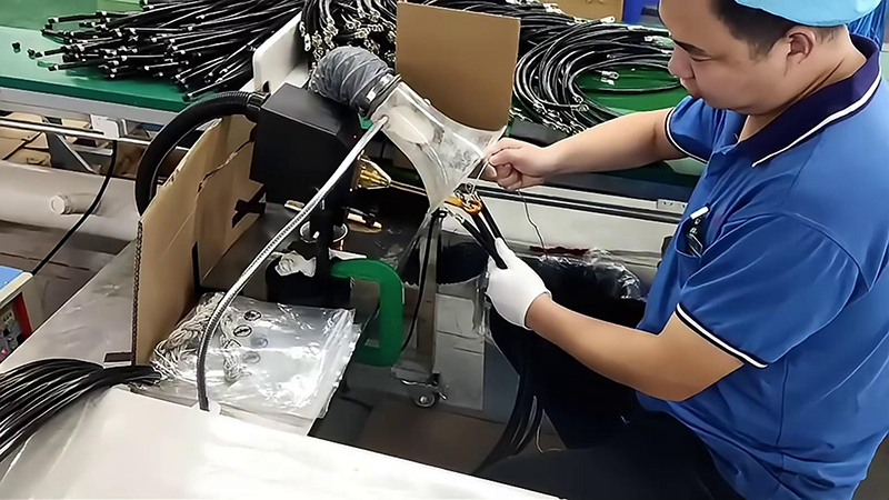 高频焊接机，轻松实现接线端子锡焊，让你的工作更轻松！