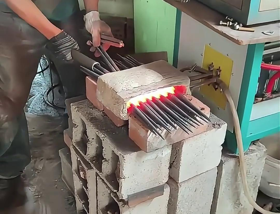 超音频9.1成人免费看片加热设备为金属毛坯棒料的加热提供了解决方案