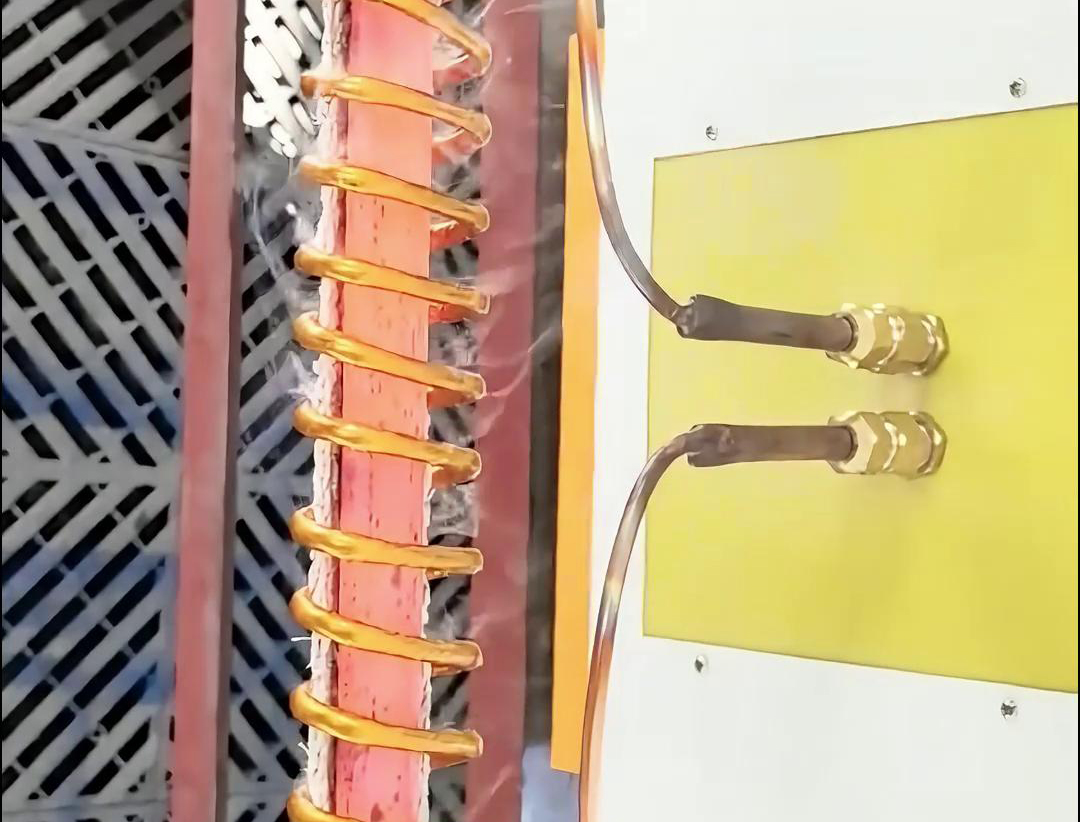 这么长的钢板完全加热，选择什么的加热方式呢？用9.1成人免费看片加热设备吧