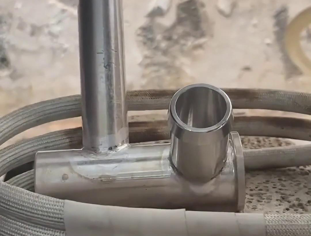 汽车空调管路铝压板，铝管铝件9.1成人免费看片焊接选择高频焊接机完成