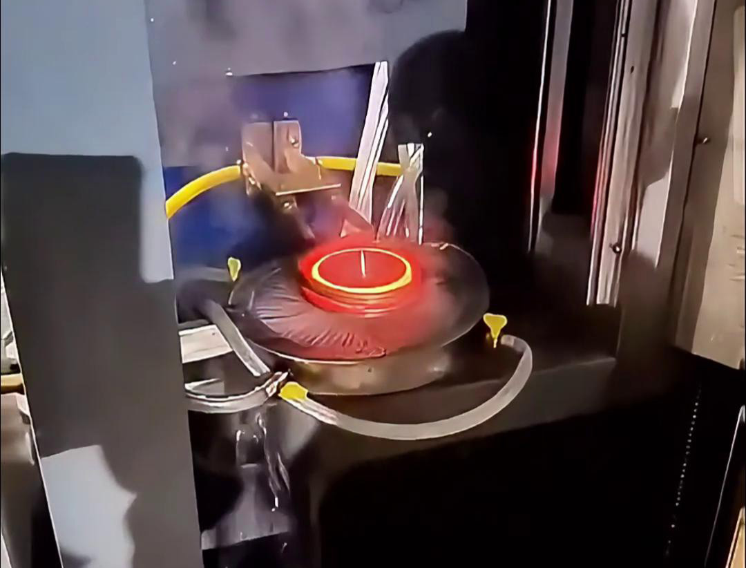 高频9.1成人免费看片齿轮淬火是一种高效、精确且节能环保的齿轮表面处理技术