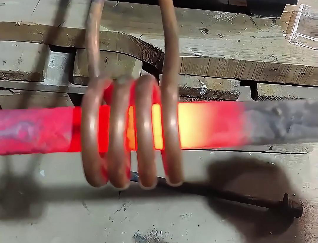 高频9.1成人免费看片加热设备能够在极短的时间内将实心棒料加热到所需温度