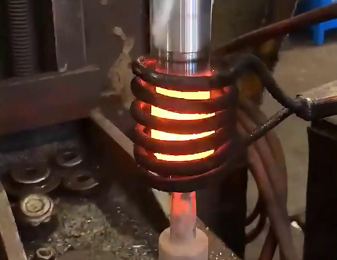 高频淬火机床，可以做到齿轮销轴半、全自动化淬火热处理