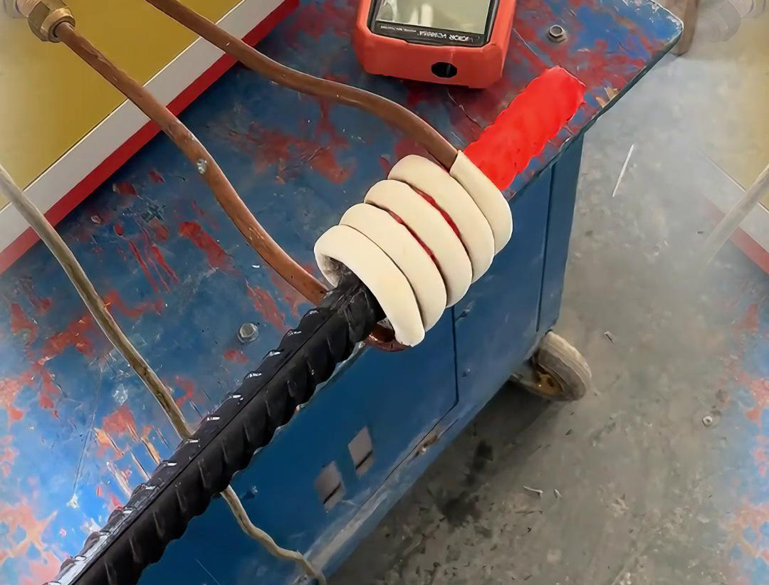 高频9.1成人免费看片加热机可以快速将螺纹钢筋加热到退火温度