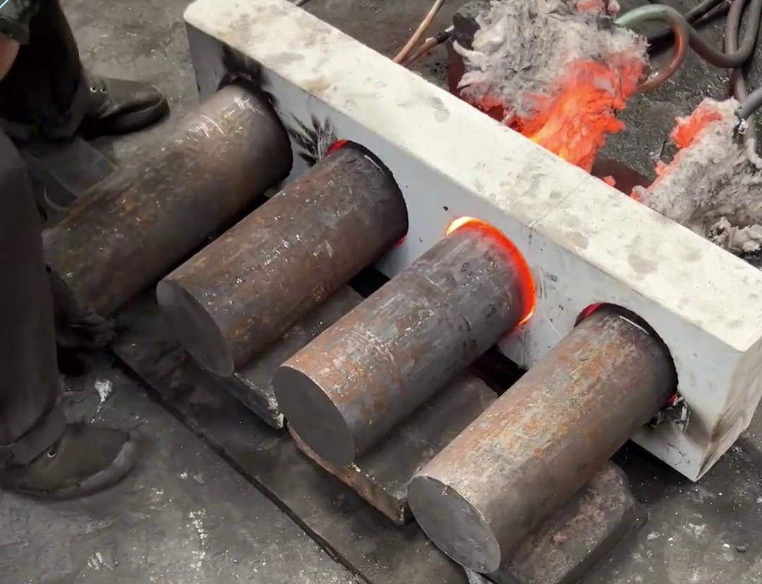 对于需要加热大型棒料的场合，建议优先考虑采用中频感