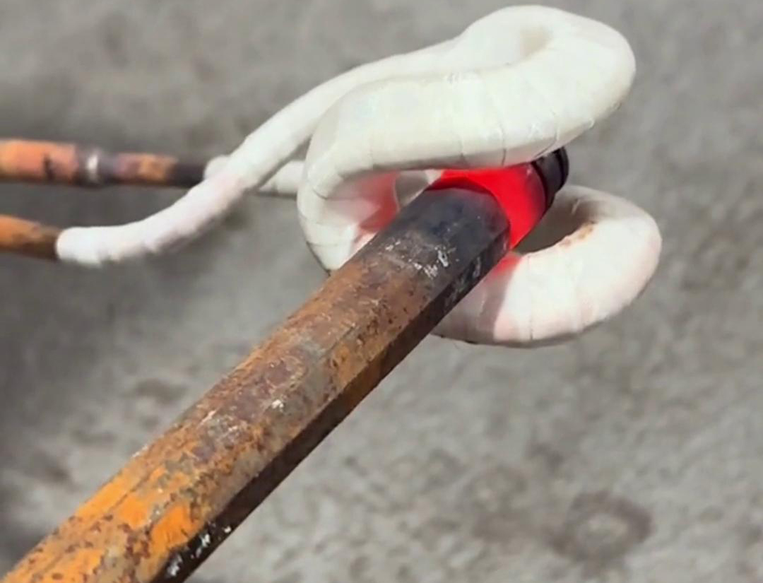 91看片神器APP手持式高频加热机助力钛合金板加工