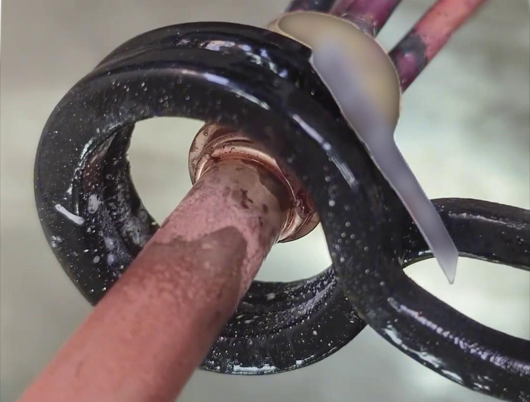 手持式高频焊机，可以人工操作对分液器铜管焊接