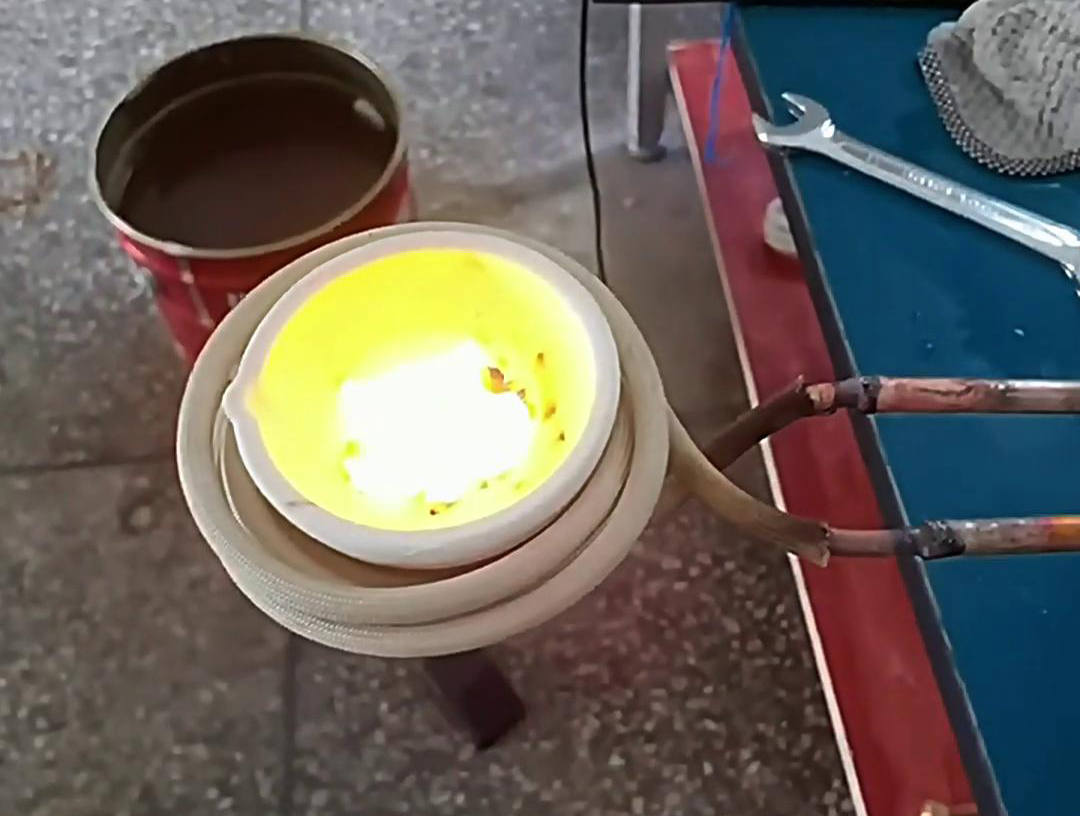 220V 小型贵金属熔炼炉：多场景适用的熔炼小能手