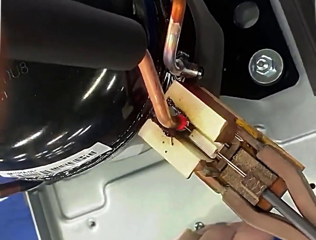 高频钎焊机使用磷铜焊料对紫铜管和紫铜板进行焊接(图2)