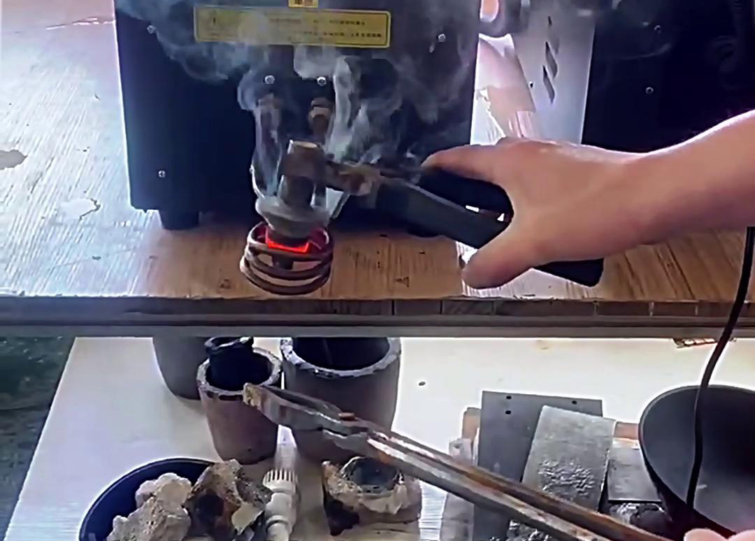 高频加热机已经成功应用于废旧钻头、锯片等工具的合金