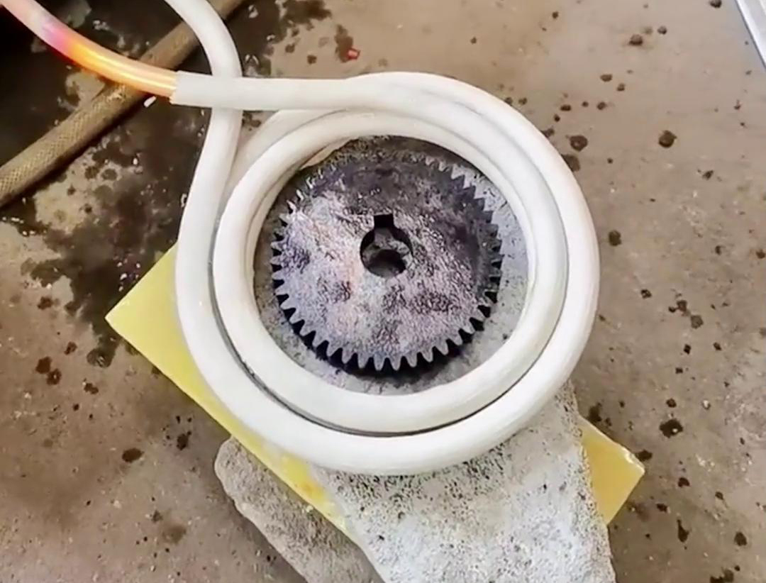 高频91网站免费看片能够使齿轮的齿根和齿面温度升高，而心部保持原状