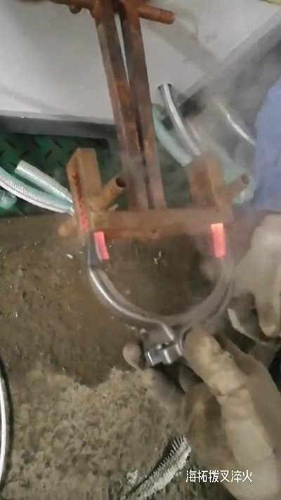 高频加热机 拨叉淬火，1.7秒一个，质量杠杠滴