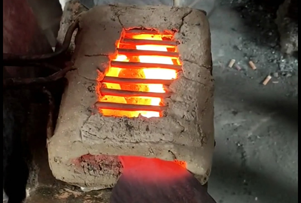 高频9.1成人免费看片加热设备农具高频加热后锻打