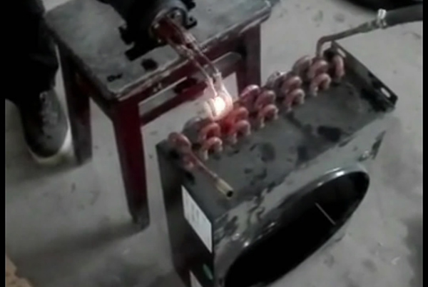  空调管道焊接 高频9.1成人免费看片加热设备 高频钎焊 延长软线移动开口9.1成人免费看片加热铜管焊接