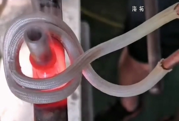 高频焊机实现不锈钢管焊接，用的是铜焊料