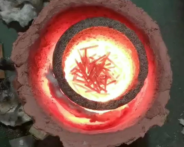 金属熔炼炉材料不熔化，温度不再升高