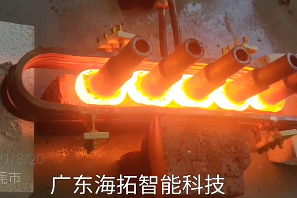 某工件采用中频9.1成人免费看片加热设备局部加热热透试样