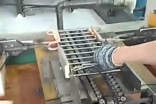 推杆高频自动化加热91网站免费看片