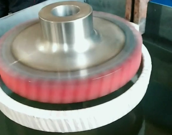 浅析采用超音频导轨91网站免费看片的工艺介绍