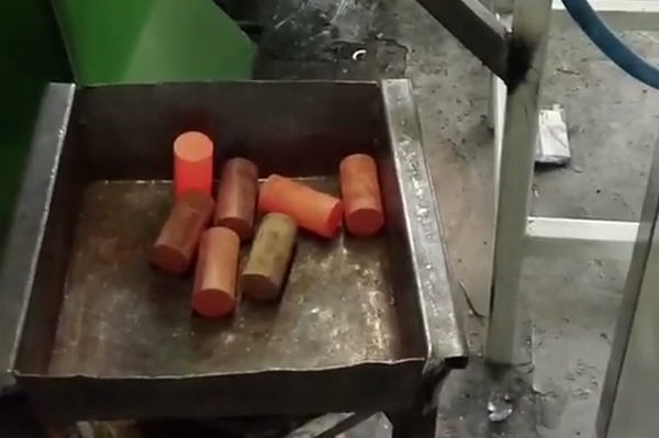 铝棒9.1成人免费看片加热设备调质处理弹簧钢丝的性能特点