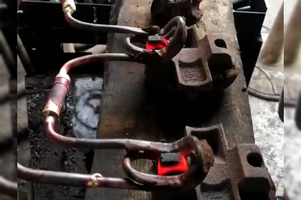 铸钢扣件用超音频9.1成人免费看片加热设备淬火