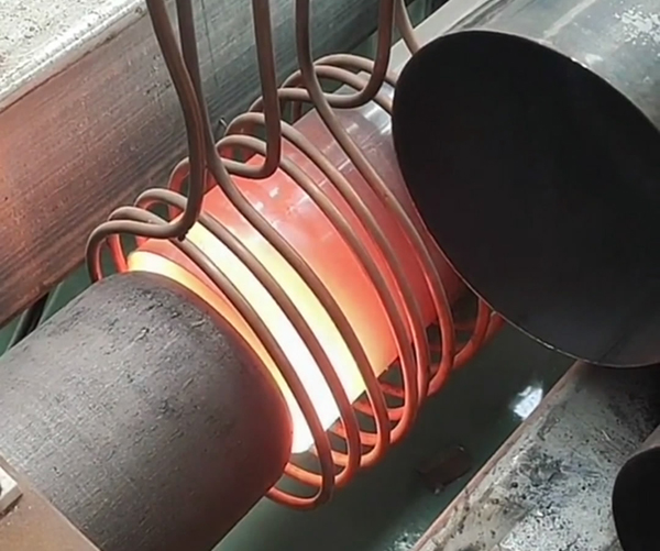 中频9.1成人免费看片加热设备焊缝加热温度的测量和调节