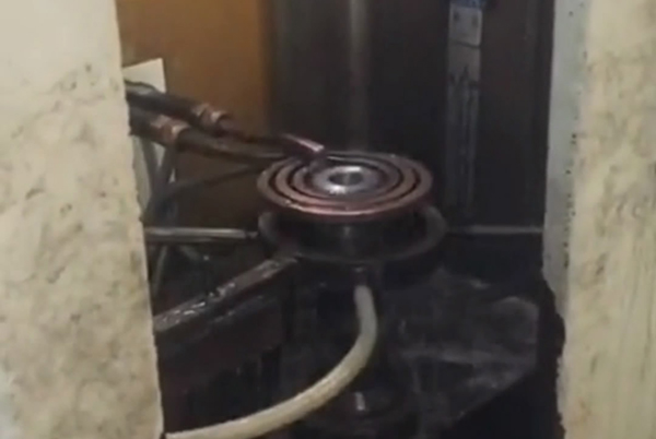 高频加热淬火机床具有加热效率高、速度快