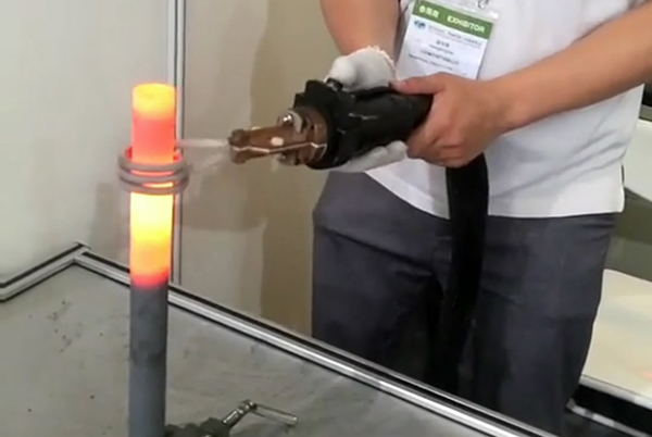 91看片神器APP公司员工加班加点生产-确保高频加热机按时发货